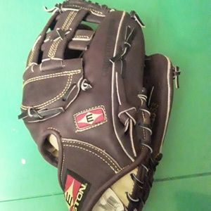 Easton competitor series glove 13inch